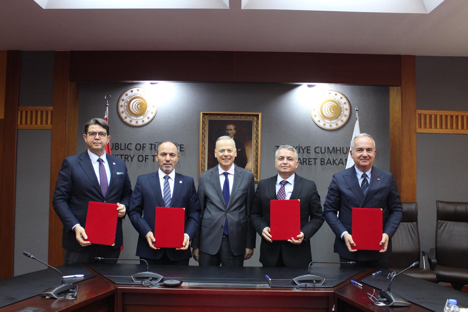 DENİZLİ'DE E-İHRACATTA YENİ DÖNEM: E-İhracat Akademisi Ticaret Bakanlığı, DENİB ve Pamukkale Üniversitesi'nden Güç Birliği