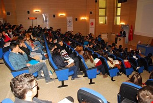 DENİB ORGANİZASYONUNDA UŞAK'ta DIŞ TİCARET BİLGİLENDİRME SEMİNERİ